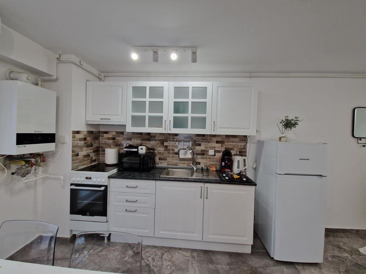 Golden Airport Residence Otopeni Ngoại thất bức ảnh